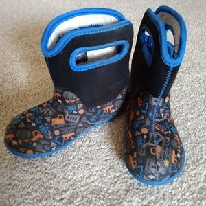 Bogs Toddler Size 9 Boots